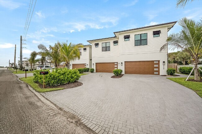 Building Photo - 111 Watson Dr