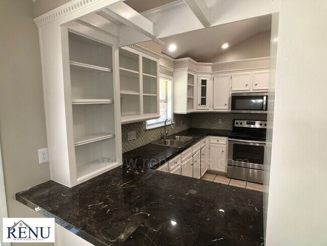 Building Photo - 3 BR Madison Home Available Now