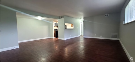 Building Photo - 4420 Flowerdale Ave