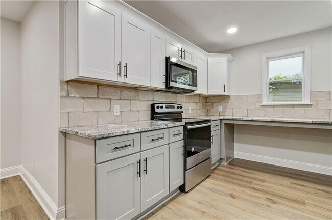Foto del edificio - 1006 Maple Ave SW