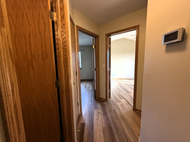 Building Photo - 1417 Cedar Tree