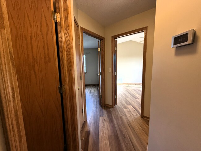 Foto del edificio - 1417 Cedar Tree