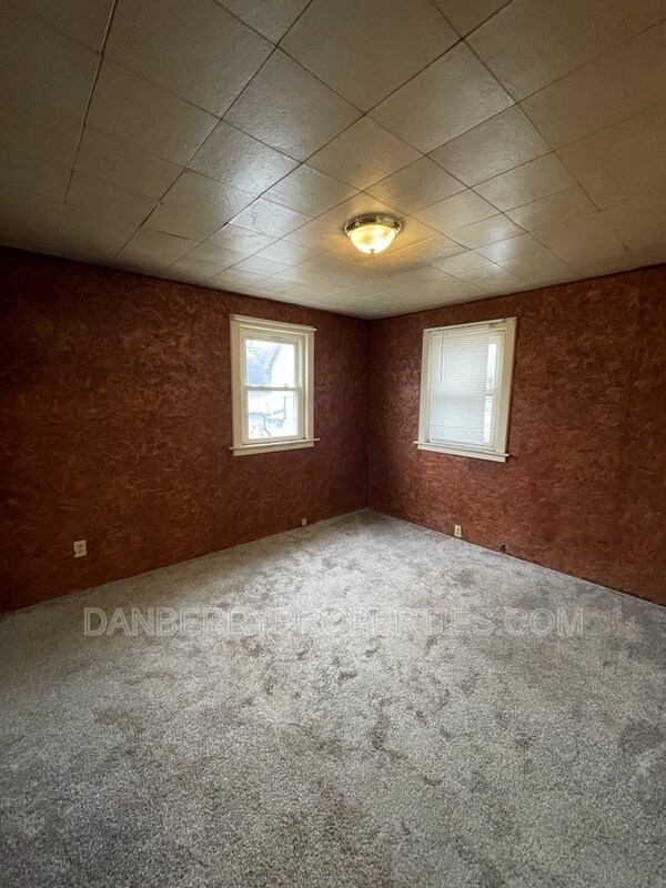 Foto del edificio - 108 Taft Blvd