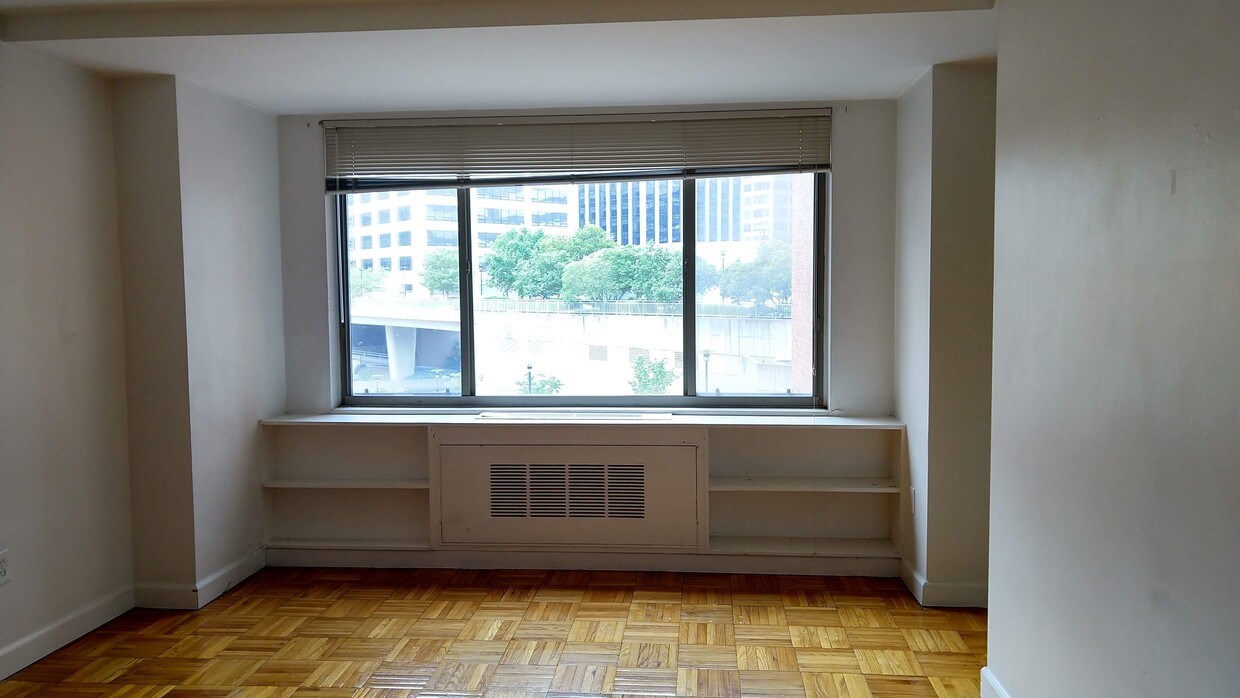 Living Room #1 - 1121 ARLINGTON Blvd