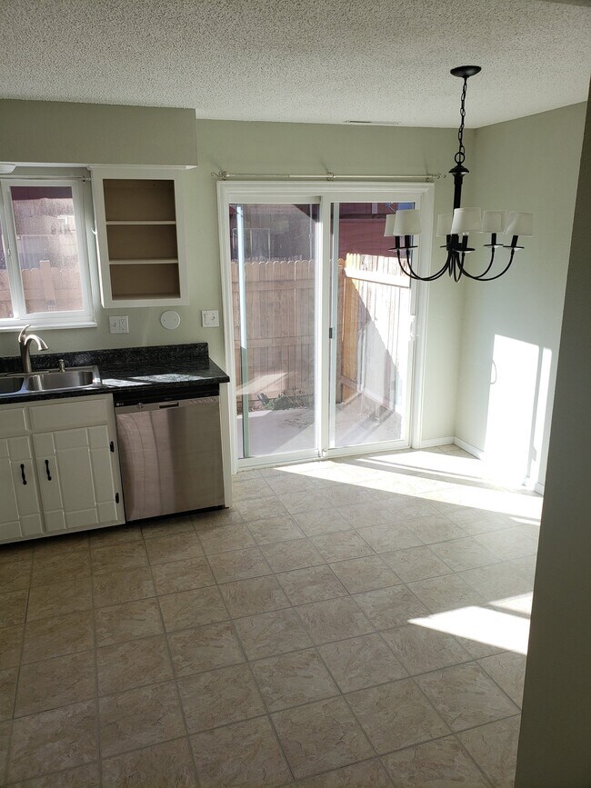 Foto del edificio - 1219 Willow Bend Cir