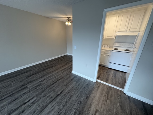Foto del edificio - 1005 Hickory Hill Ln