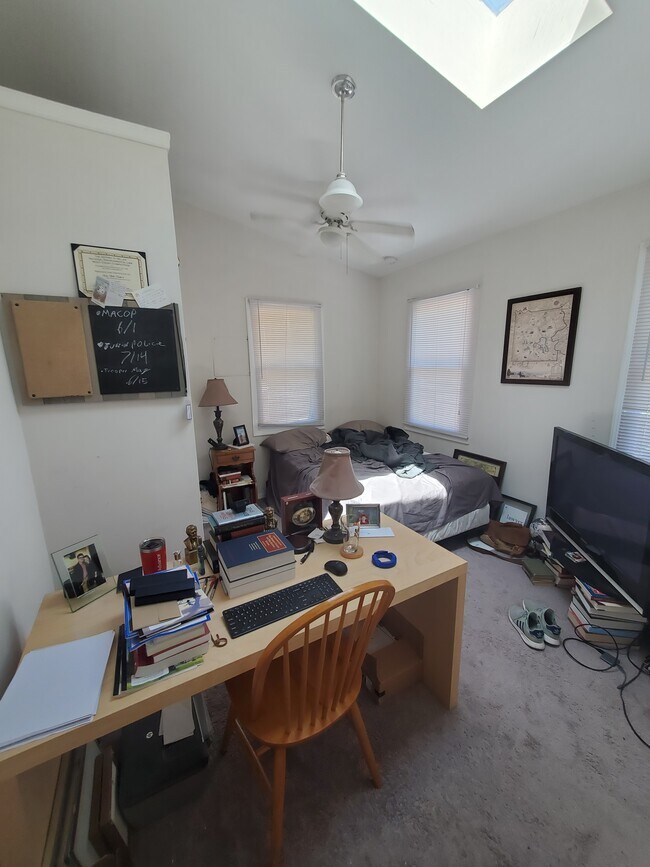 Foto del edificio - 4315 River Rd NW