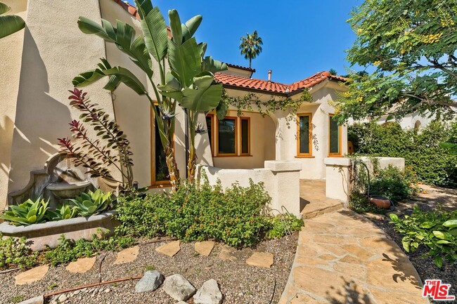 Building Photo - 503 N Vista St