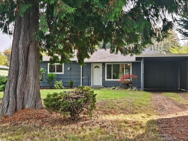 Building Photo - West hill Auburn - Darling 3 bed 1 bath ra...