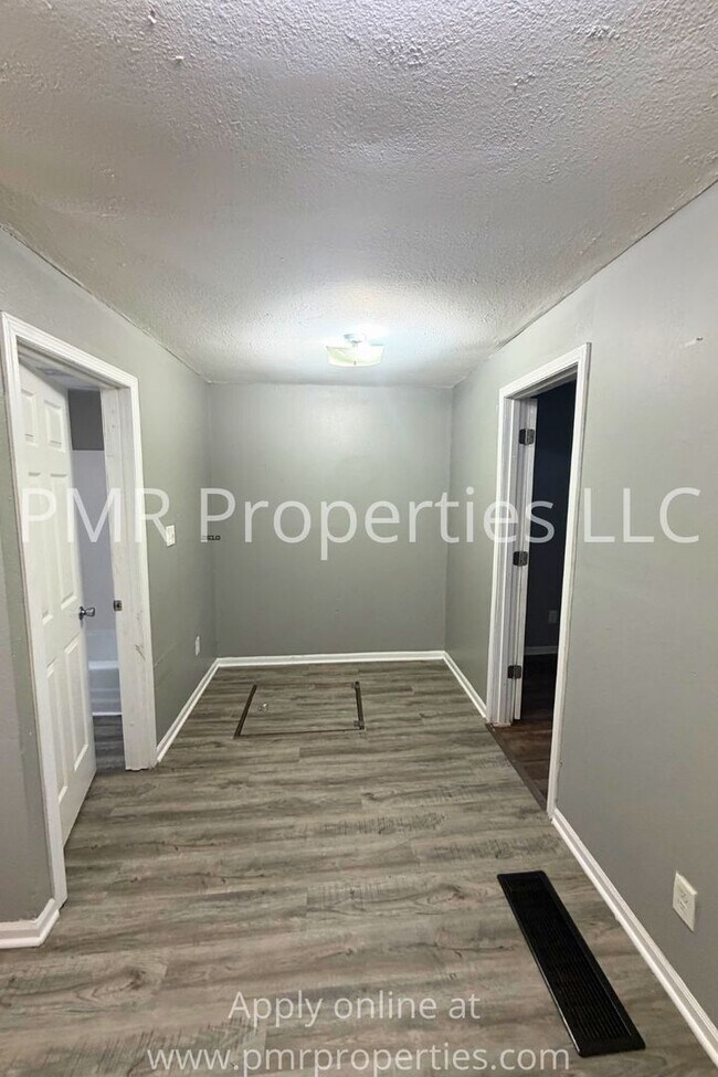 Foto del edificio - 2 Bedrooms / 1 Bathroom House