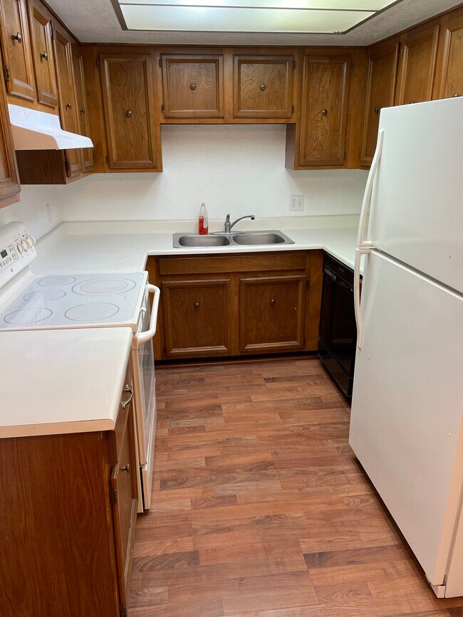 Building Photo - 3002 N 70th St