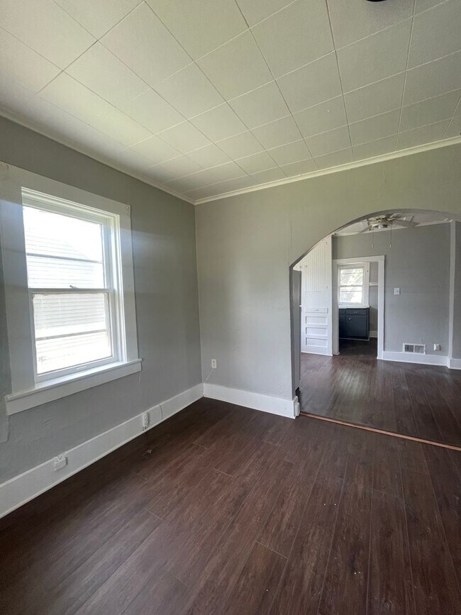 Building Photo - 2bd 1ba single family home