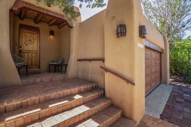 Foto del edificio - Gorgeous Northside Santa Fe Home
