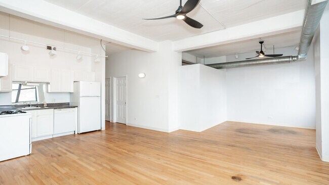 Foto del edificio - 1846 S Loomis St