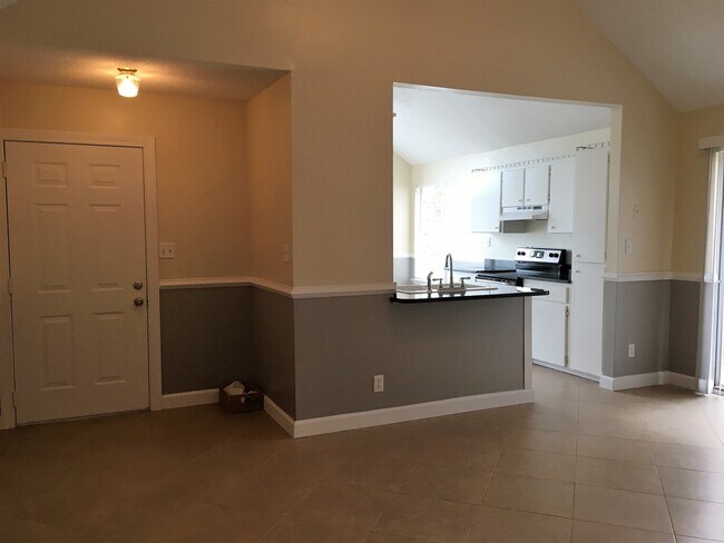 Foto del edificio - 3015 Yorktown Cir