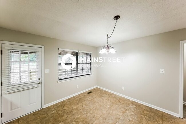Building Photo - 3 Bedroom Pet-Friendly Home in HUEYTOWN, AL with Main Street Renewal