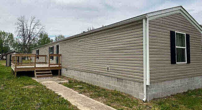 Building Photo - 816 N Hickory St