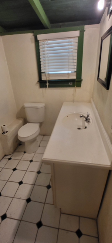 Foto del edificio - 433 E 23rd St