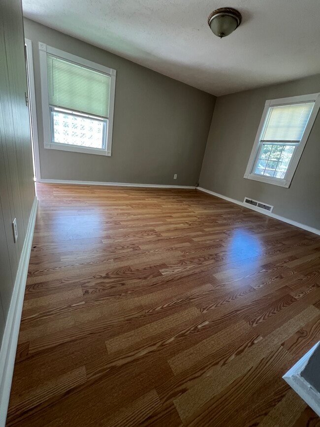 Living Room - 78 Walnut Rd