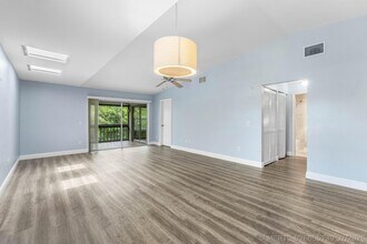 Building Photo - 8388 SE Croft Cir