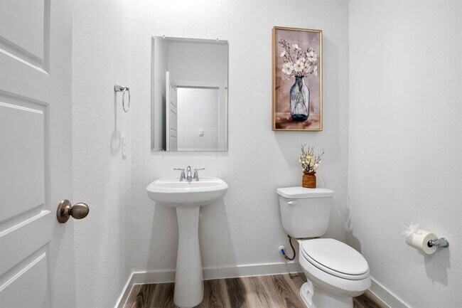 Foto del edificio - 3121 Crown Gate Dr