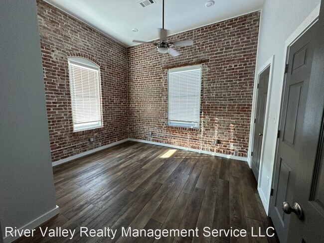 Building Photo - 2 br, 1 bath House - 312 B West Suite B St...