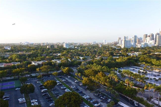 Foto del edificio - 2451 Brickell Ave