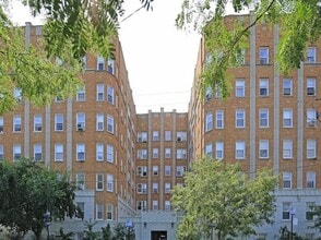 Building Photo - 6748 N Ashland Ave