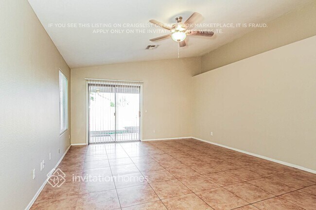 Building Photo - 2620 E Beverly Rd