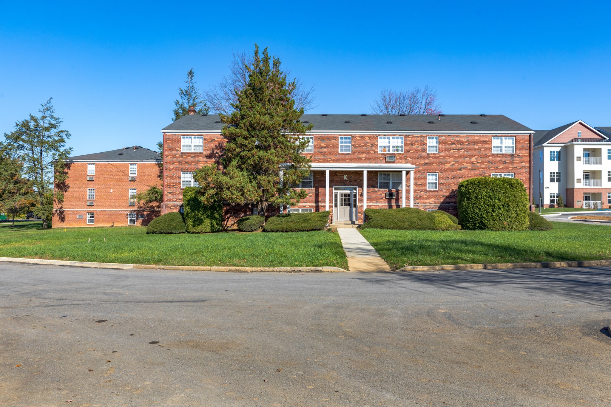 Lehigh Plaza Apartments photo 4