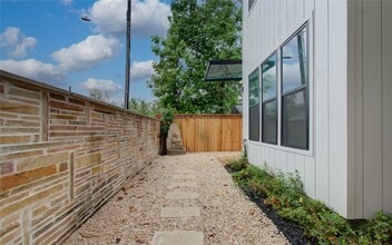 Building Photo - 4603 Edison St