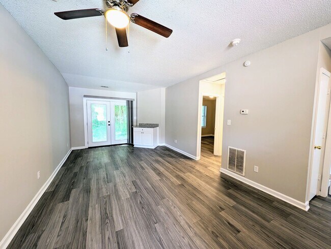 Foto del edificio - 1917 Tischer Rd