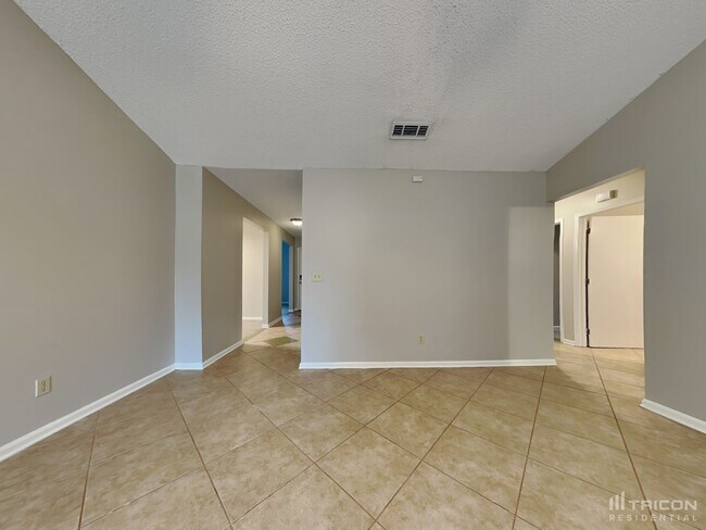 Foto del edificio - 3626 Double Branch Ln
