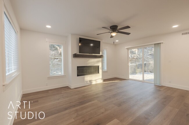 Building Photo - "Stunningly Remodeled 4-Bedroom, 3-Bathroo...