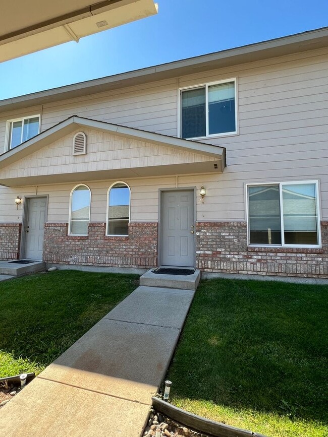 Building Photo - Non-Refundable & Security Deposit Total: $...