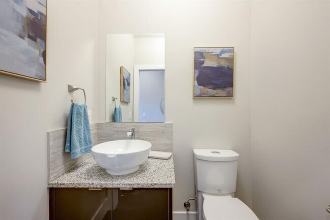 Building Photo - Step into this alluring stand-alone locate...