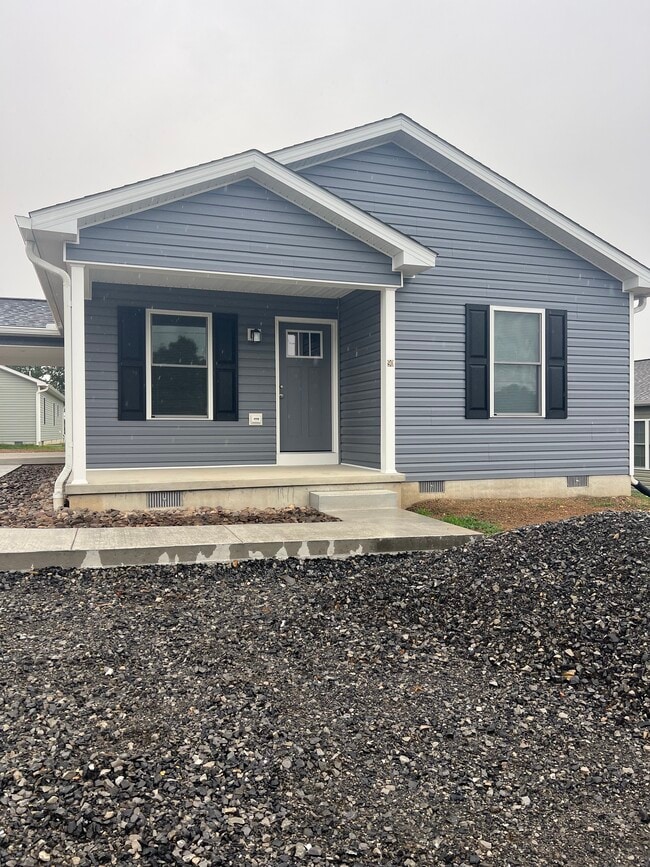 Building Photo - 90 Hanshew Ln