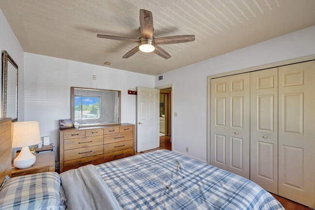 Building Photo - 1423 Holly Heights Dr