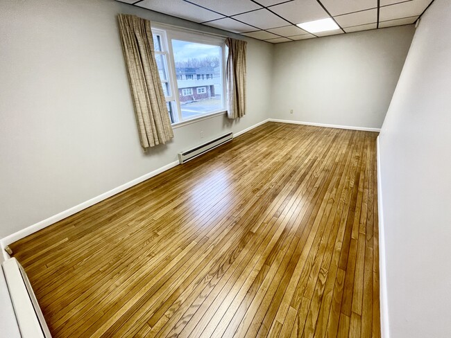 Living Room - 176 E Bacon St