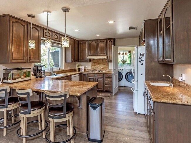 Building Photo - 14141 Sobey Rd