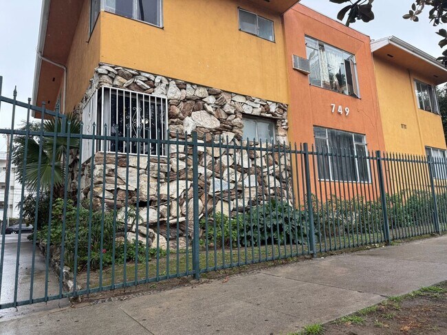 Foto del edificio - 749 S Berendo St