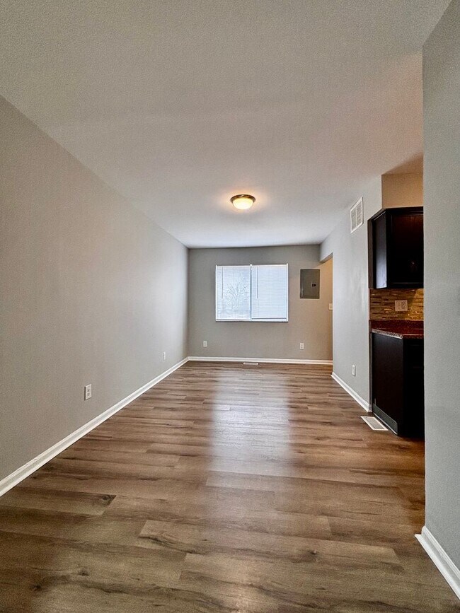 Foto del edificio - Newly Renovated 2 bedroom 1.5 bath townhou...
