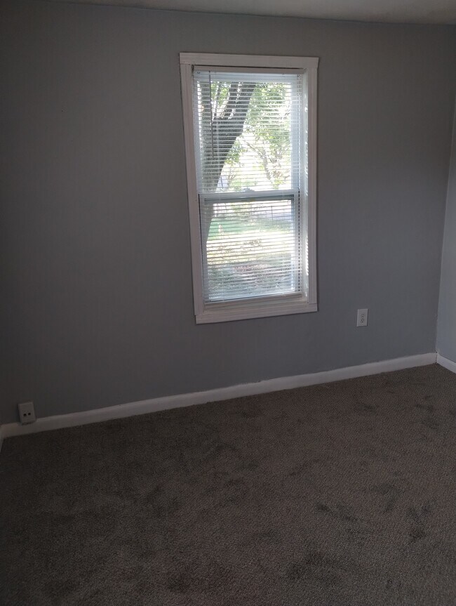 Building Photo - 3560 El Paso Ave