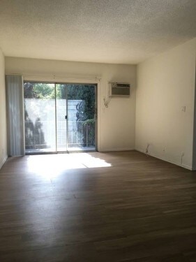 Foto del edificio - 520 N Hayworth Ave