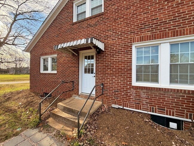 Foto del edificio - Statesville - HWY 90 - 3 BD/ 2 BA