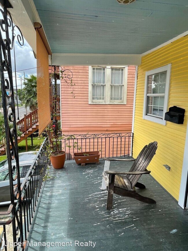 Building Photo - 2 br, 2 bath Apartment - 3130-32 Delachais...