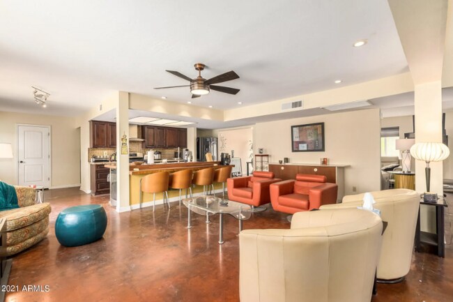 Foto del edificio - 9410 N 36th St