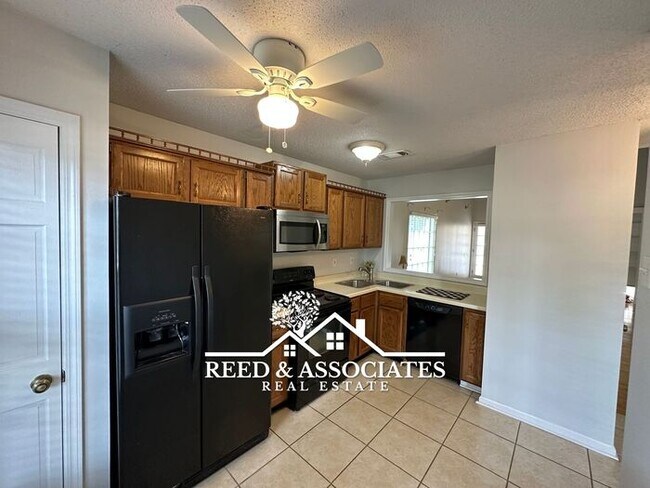 Foto del edificio - Collierville Townhouse Located on Corner Lot!