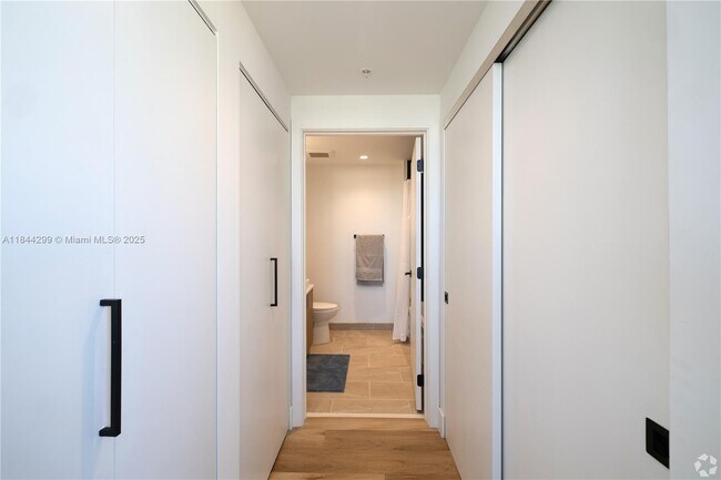 Foto del edificio - 650 SW 1st St