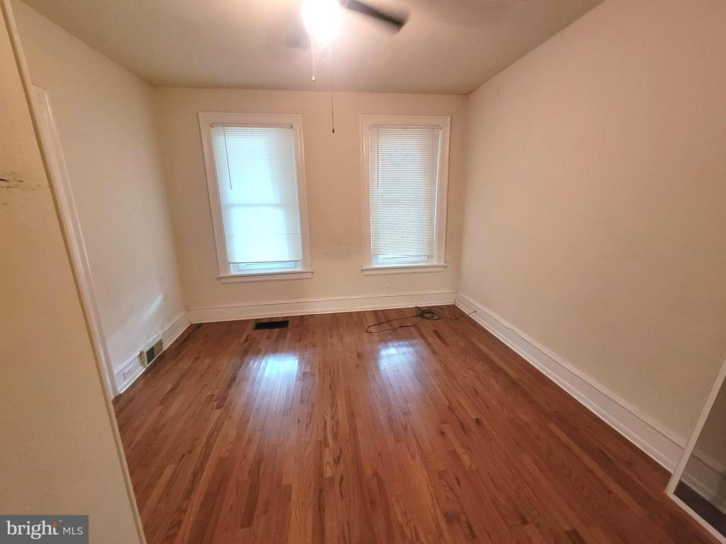 Primary Photo - 260 Walnut St